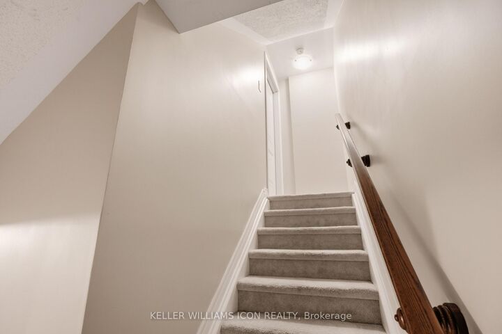 Property Photo: 528 Clearbrook Drive ON K2J 5X5