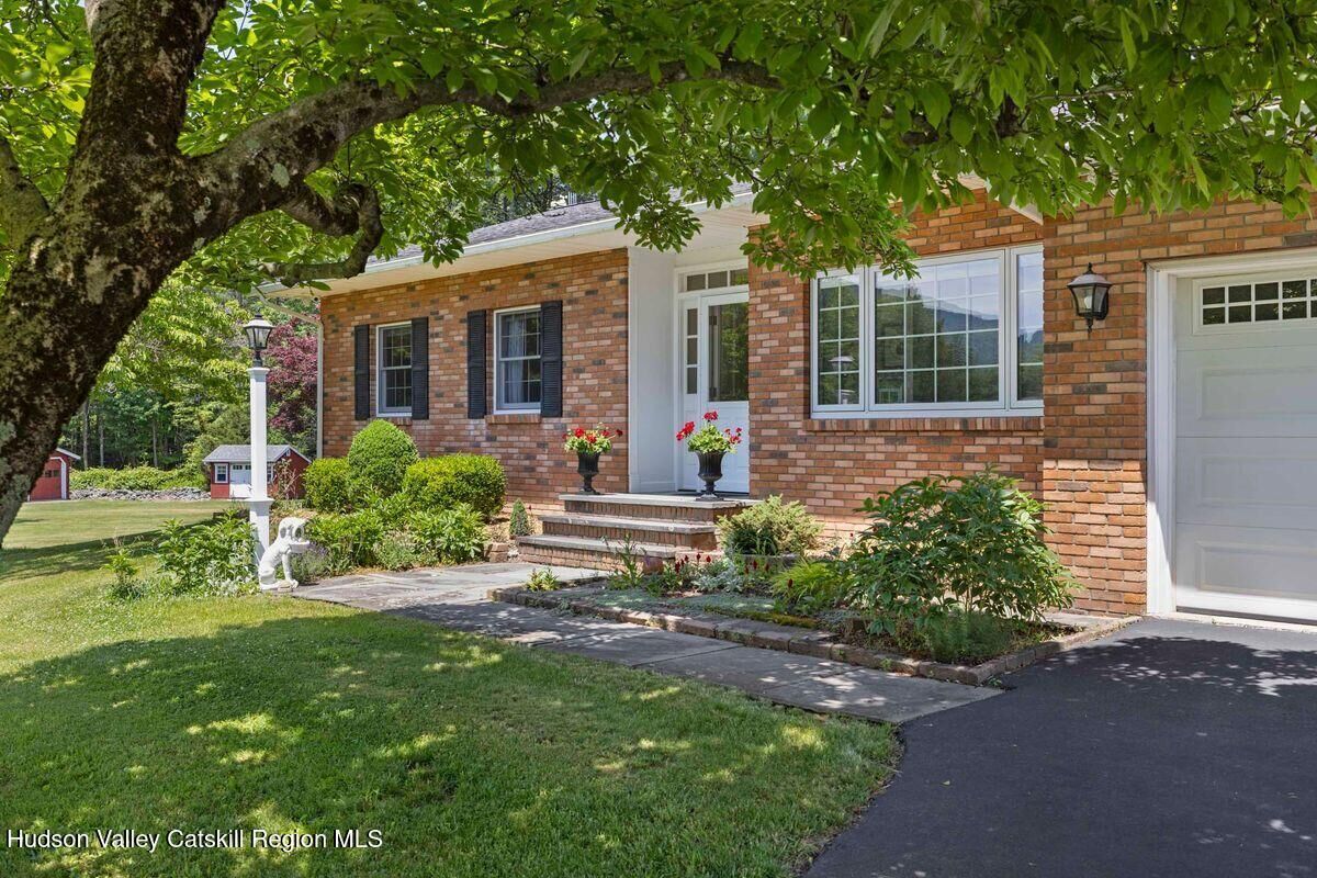 Property Photo:  52 Brodhead  NY 12494 