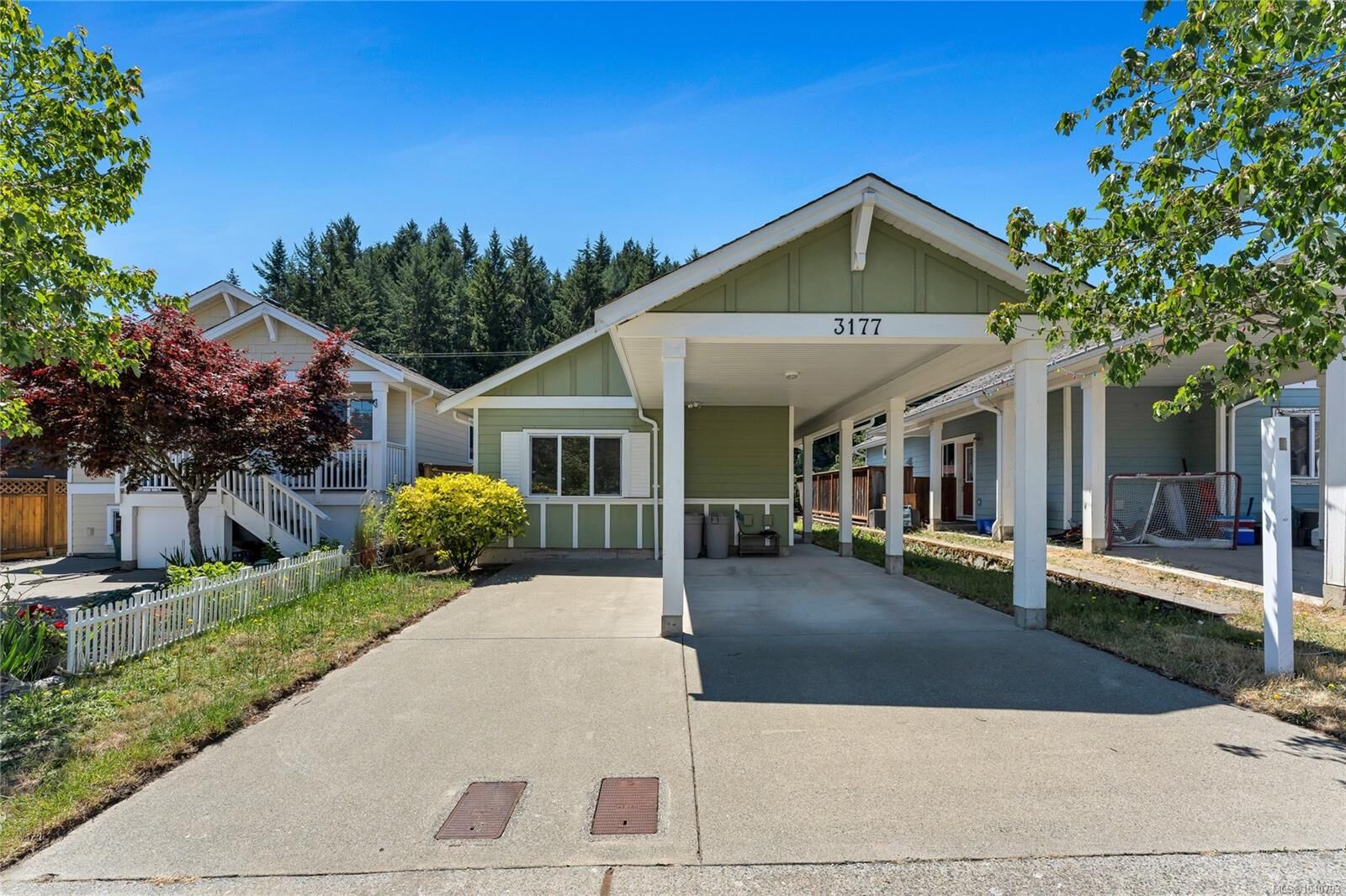 Property Photo: 3177 Kettle Creek Cres BC V9B 0K6