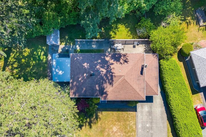 Property Photo: 3990 Haro Rd BC V8N 4A9