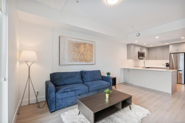 258 Helmcken Rd #403 — photo 1