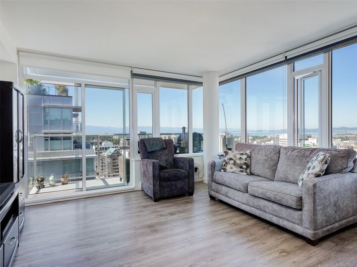Property Photo:  845 Johnson St #2005  BC V8W 0G3 
