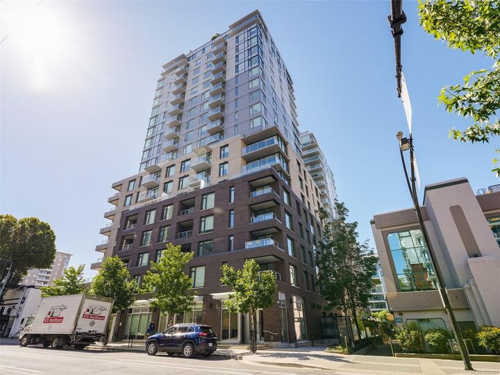 Property Photo: 845 Johnson St #2005 BC V8W 0G3