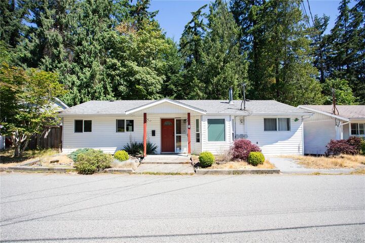 Property Photo: 4604 Hammond Bay Rd #7 BC V9T 5B1