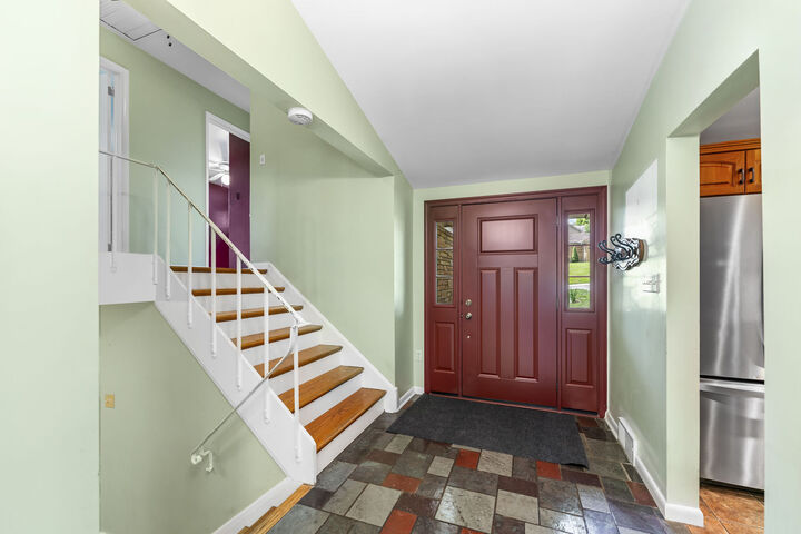 Property Photo:  401 Kurt Drive  PA 15243 