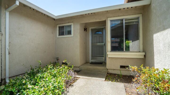 Property Photo:  1917 Clydesdale Way  CA 94954 