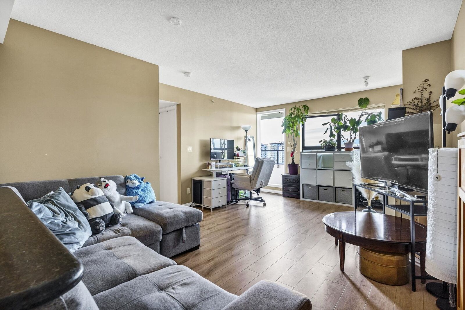 Property Photo: 6611 Cooney Road 1303 BC V6Y 4C5