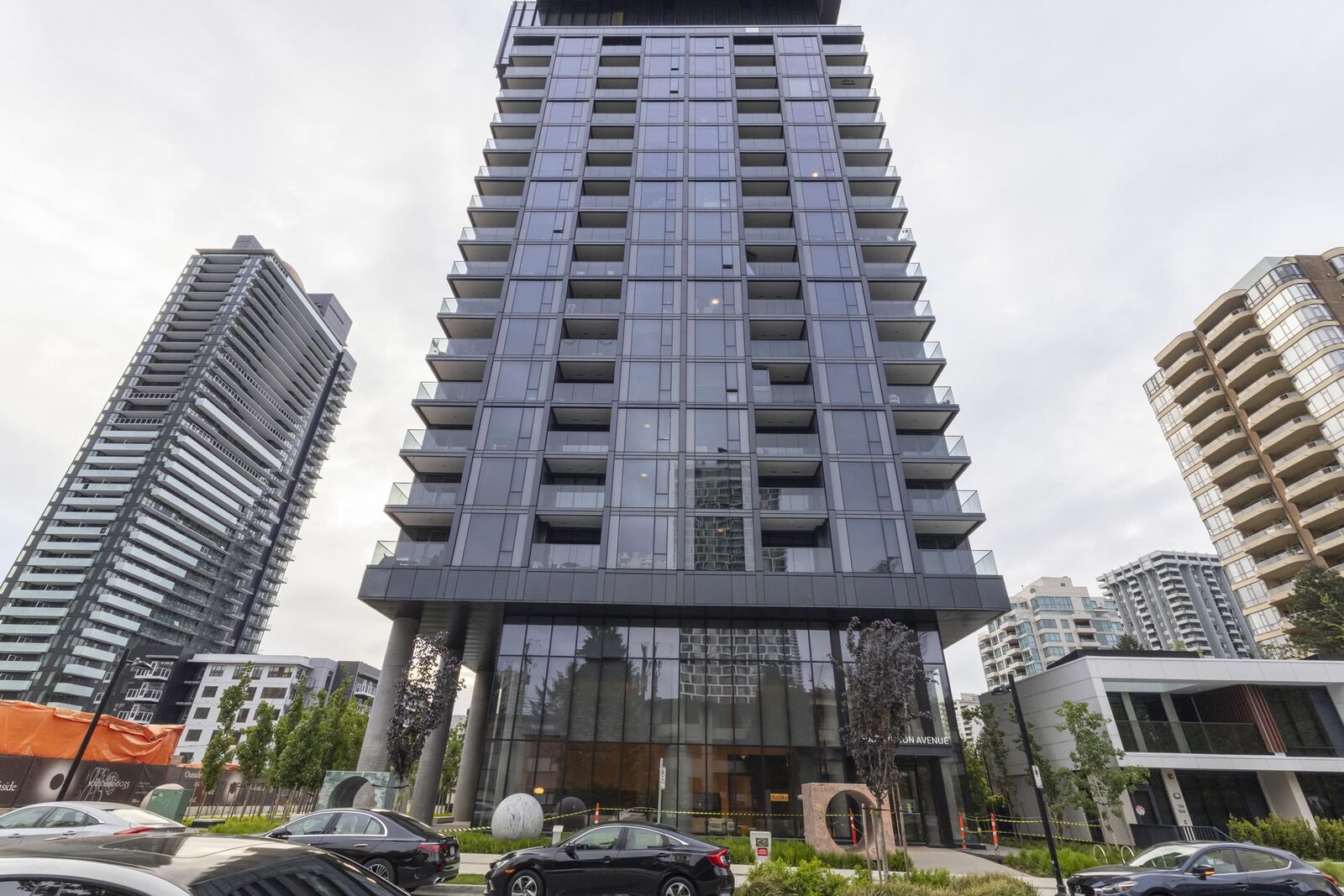 Property Photo: 5987 Wilson Avenue 3905 BC V5H 0L7