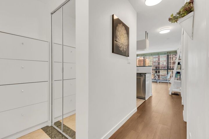 Property Photo: 1331 Alberni Street 1601 BC V6E 4S1