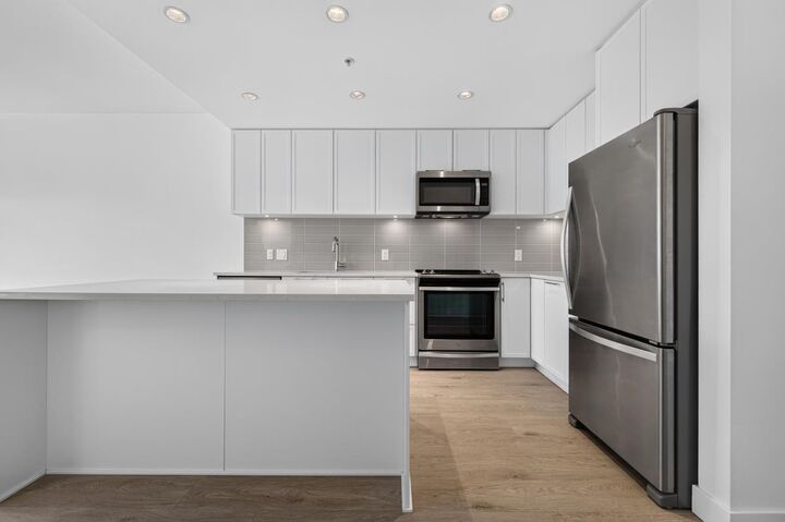 Property Photo: 2382 Atkins Avenue 404 BC V3C 0G7
