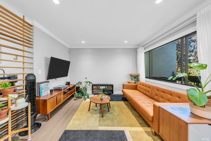 7321 Montecito Drive 7 — photo 1