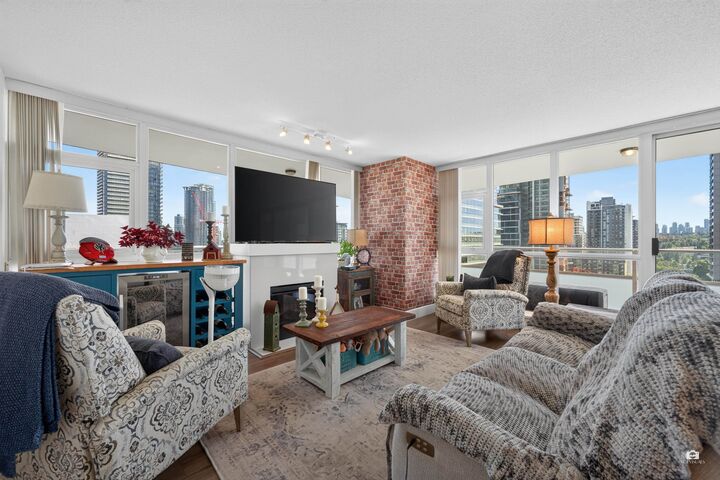 Property Photo: 4400 Buchanan Street 904 BC V5C 0E3