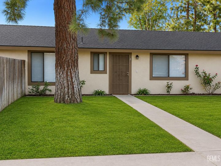 Property Photo:  701 Deseret Way  CA 93309 