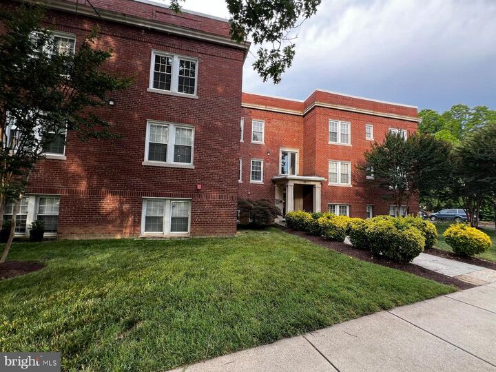 Property Photo:  401 Commonwealth Avenue 12A  VA 22301 