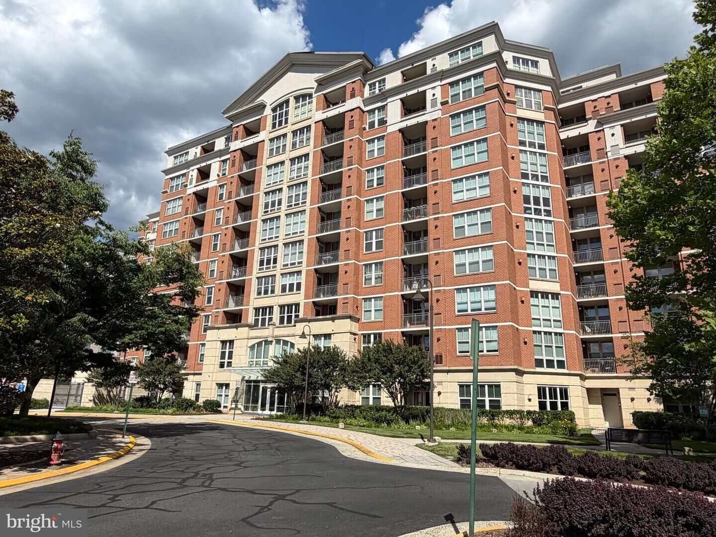 Property Photo: 11760 Sunrise Valley Drive 905 VA 20191
