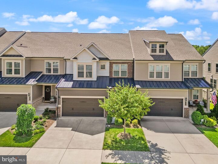Property Photo:  19847 Silvery Blue Terrace  VA 20147 