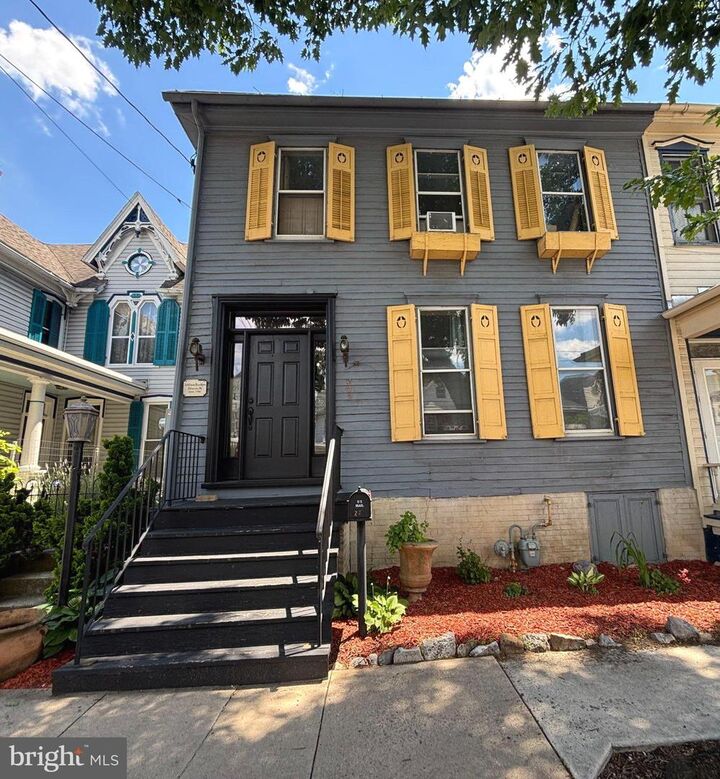 Property Photo:  226 E King Street  PA 17257 