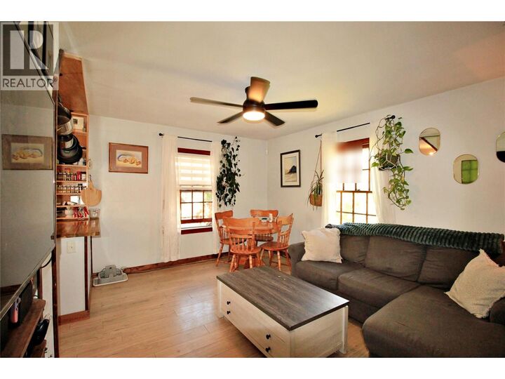 Property Photo:  865 Kipling Street  BC V1R 2A5 