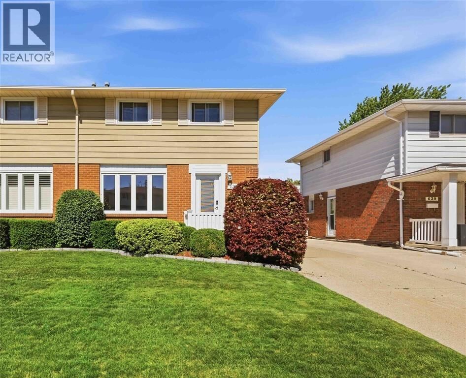 Property Photo:  637 Roger Street  ON N7S 4A5 