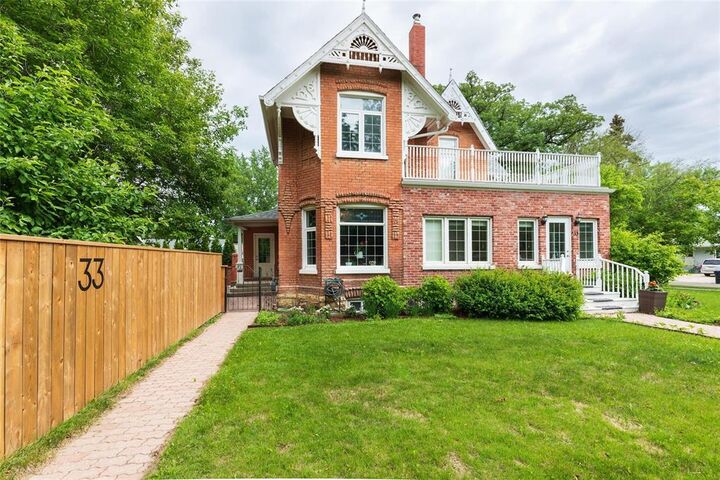 Property Photo:  33 2nd Avenue  MB R0G 0J0 