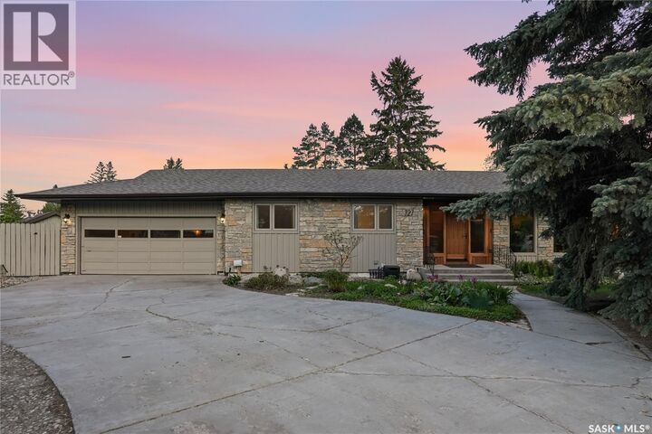 Property Photo:  727 Tobin Terrace  SK S7K 4P4 