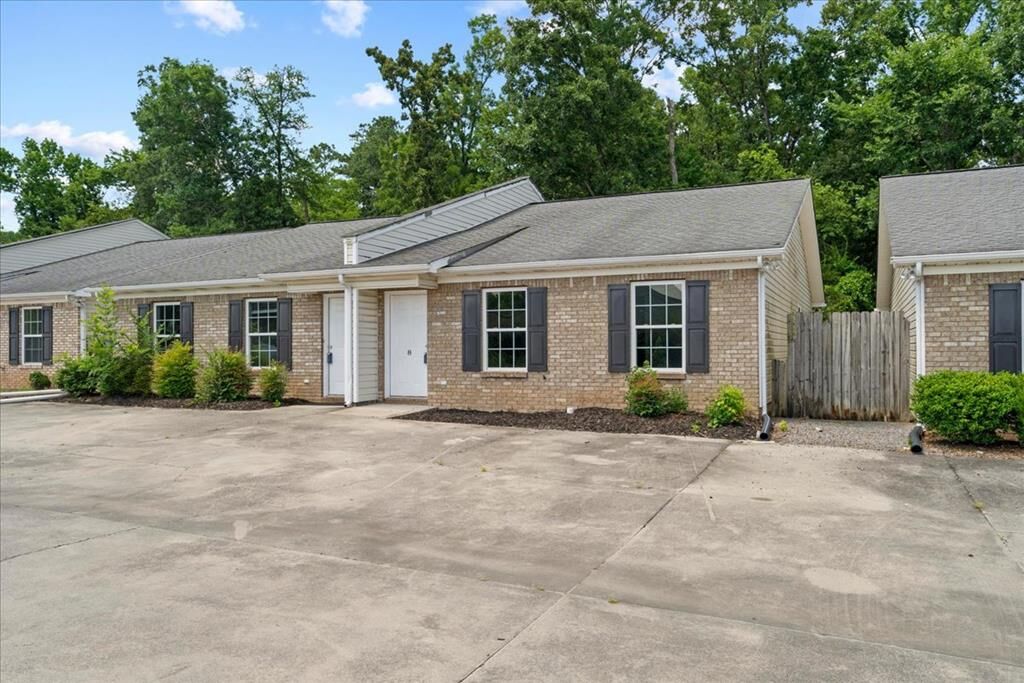 Property Photo:  1025 Orchard Way  GA 30721 