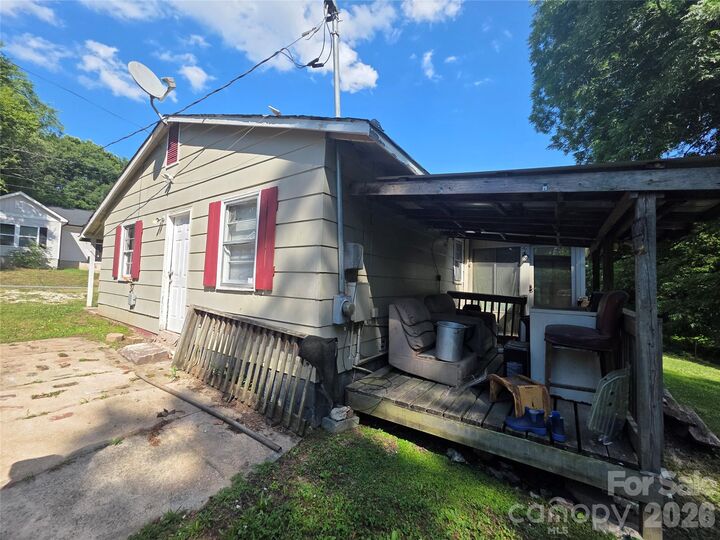 Property Photo:  85 Gilmer Street  NC 28052 