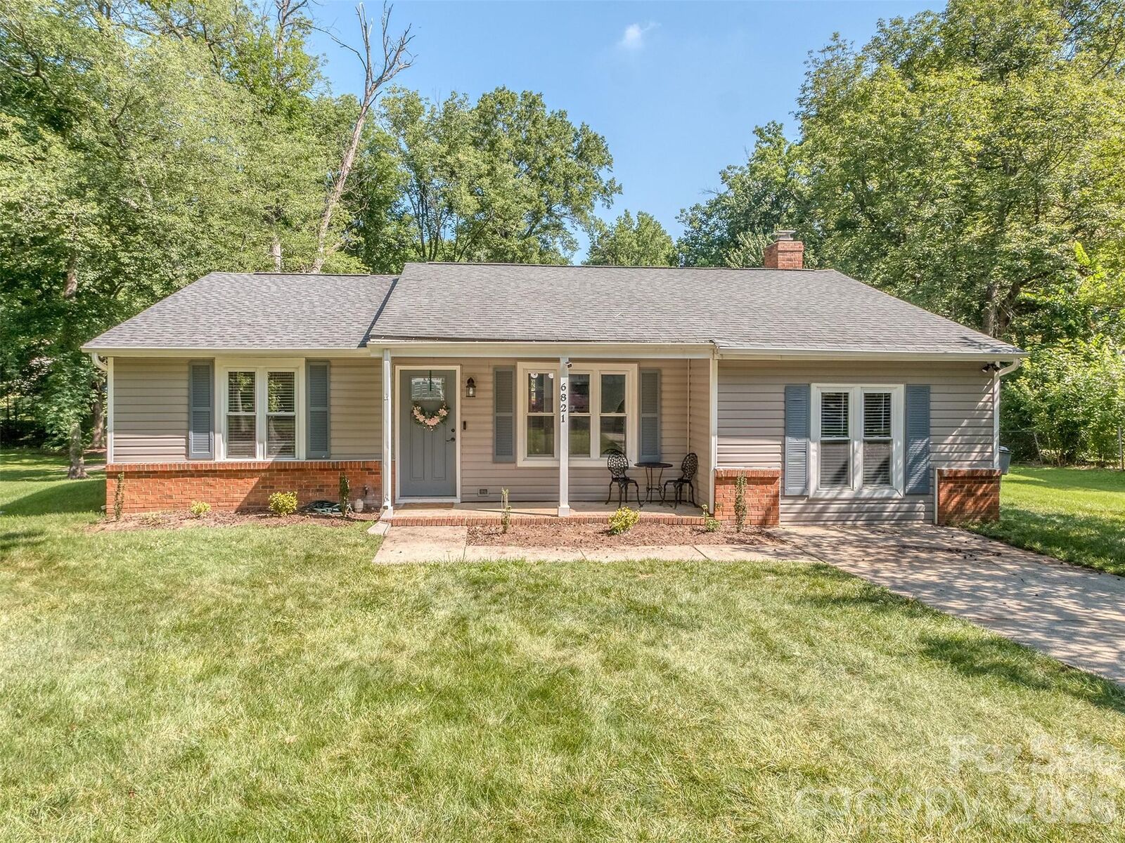 Property Photo:  6821 Saddle Point Road  NC 28212 