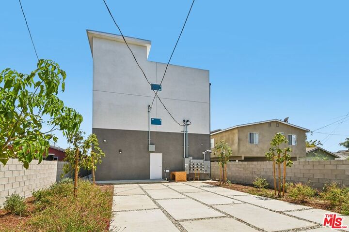 Property Photo:  219 E 87th St  CA 90003 