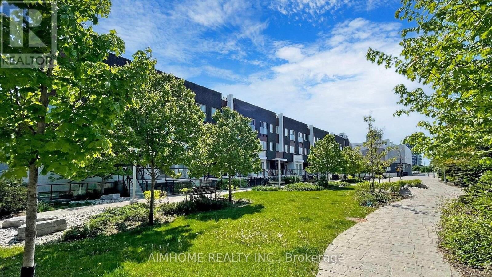 Property Photo:  780 Sheppard Avenue East 28  ON M2K 0E8 