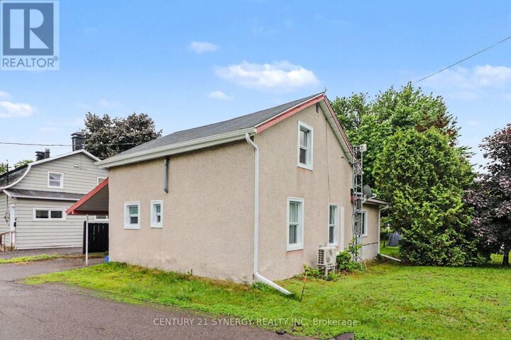 Property Photo:  205 St Joseph Street  ON K0B 1A0 