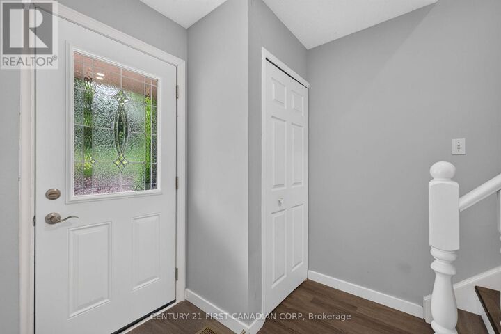 Property Photo:  70 Chapman Court 55  ON N6G 4Z4 