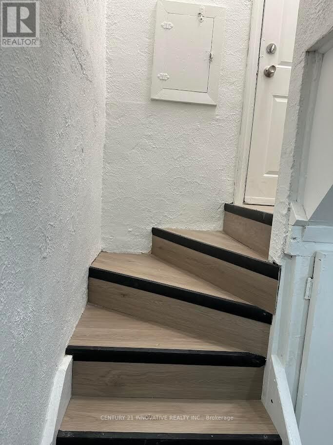 Property Photo:  240 Parkview Hill Crescent #Bsmt  ON M4B 1S3 