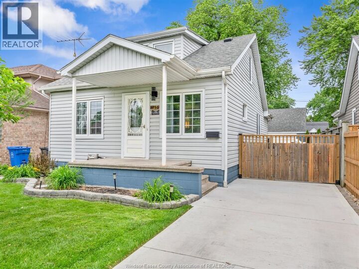 Property Photo:  345 Frank Avenue  ON N8S 3N9 