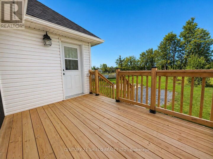 Property Photo: 2030 Pitt Street ON K6J 5G1