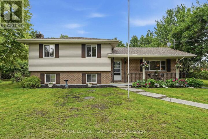 Property Photo:  19238 Richmond Court  ON K0C 2E0 