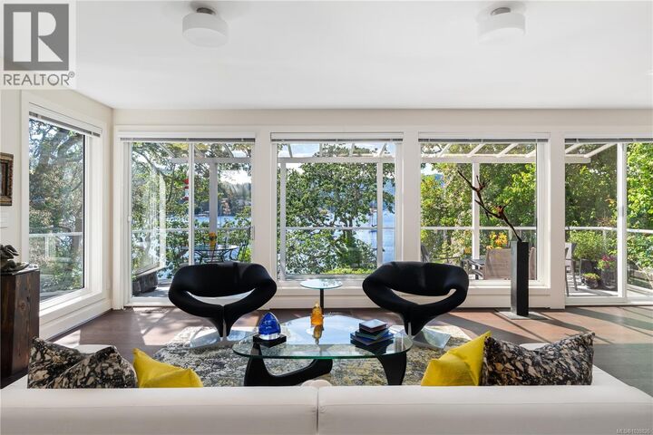 Property Photo: 7090 Brentwood Drive BC V8M 1B6