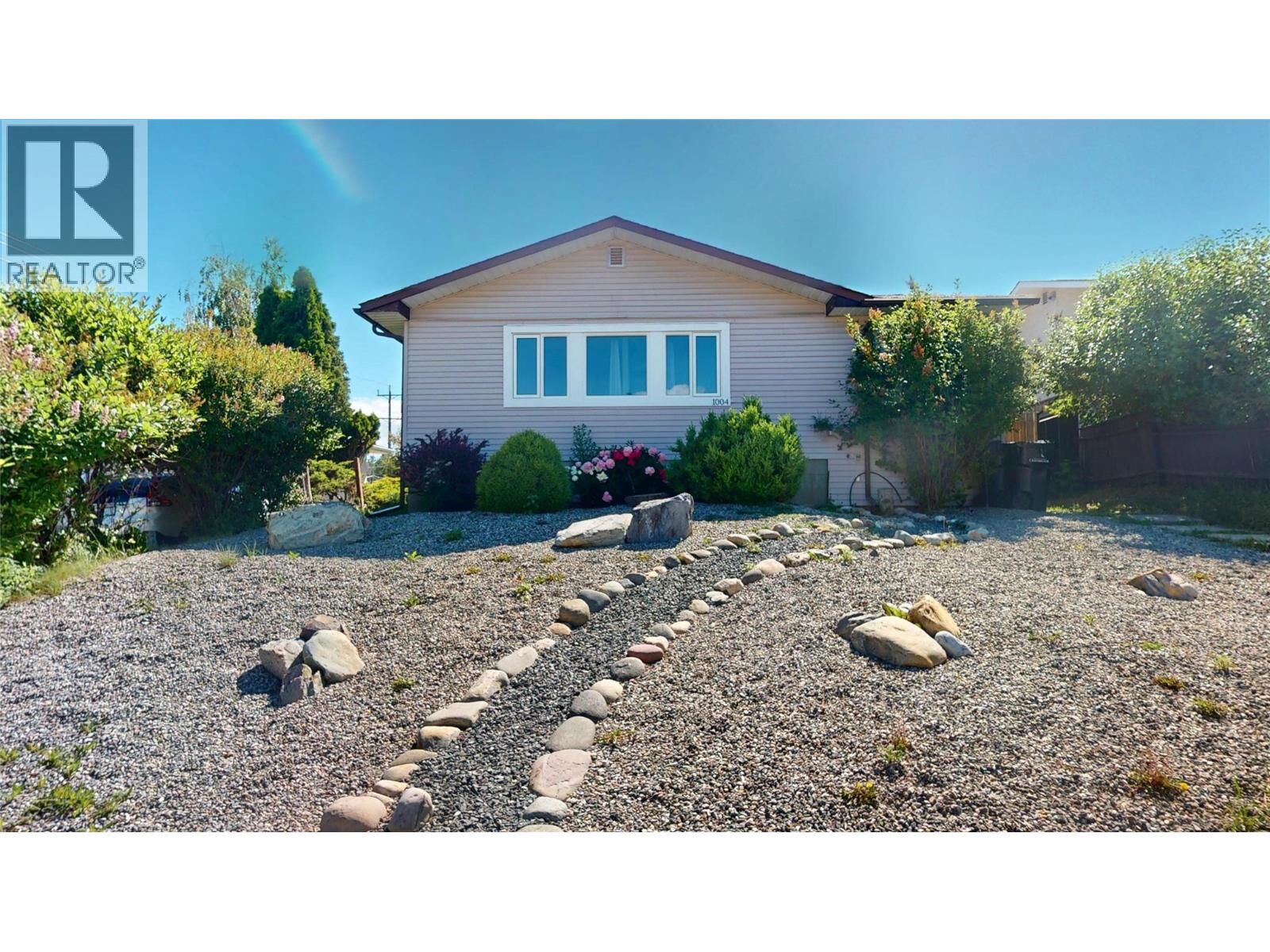 Property Photo:  1004 17th Avenue South  BC V1C 3B8 