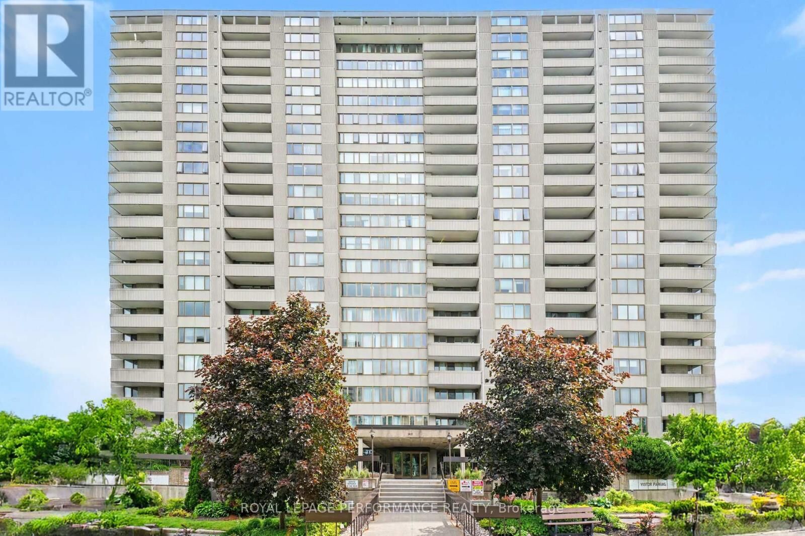 Property Photo: 2625 Regina Street 708 ON K2B 5W8