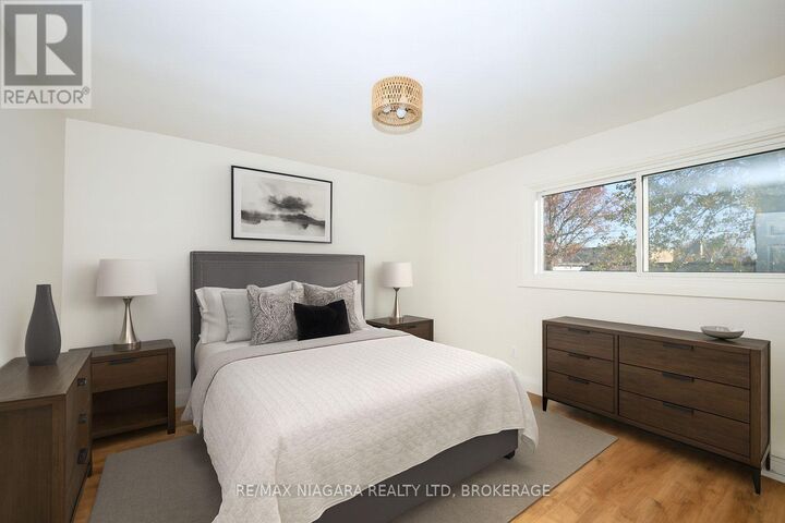 Property Photo:  141 Plymouth Road Unit 9  ON L3B 3C8 