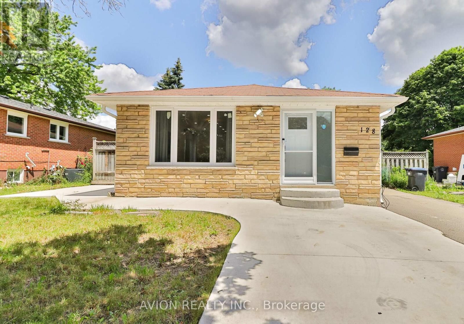 Property Photo:  128 Rutherford Road North  ON L6V 2J5 