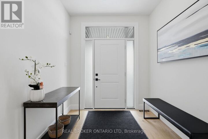 Property Photo:  1600 Medway Park Drive  ON N6G 3W1 