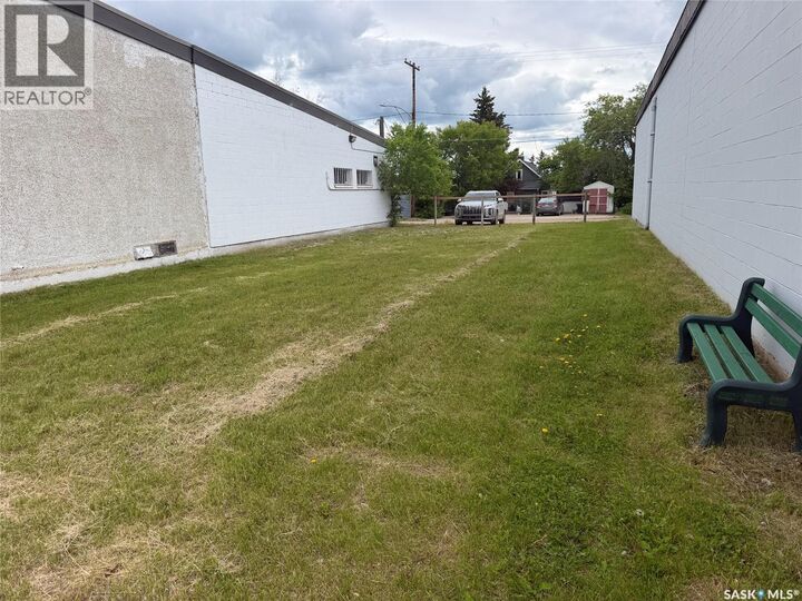 Property Photo:  106 Churchill Street  SK S0E 0Y0 