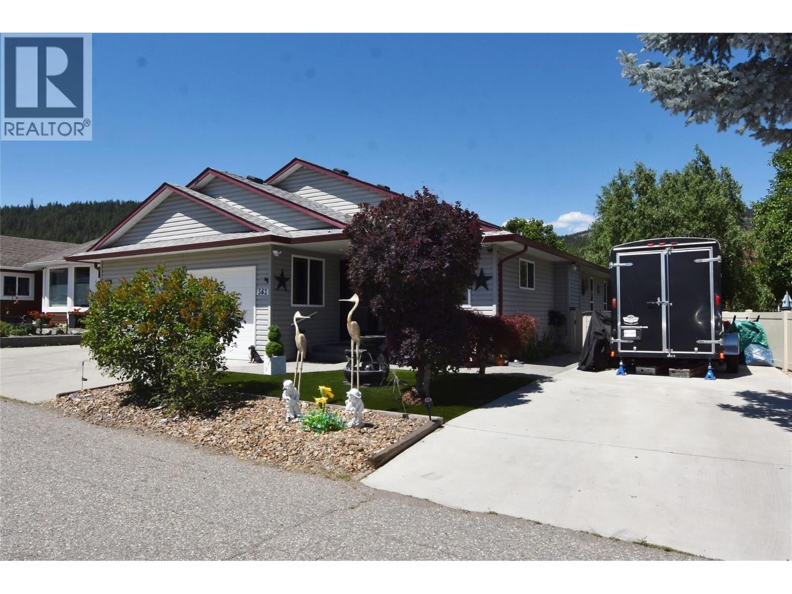 Property Photo: 562 Meadowlark Avenue BC V1H 2A1