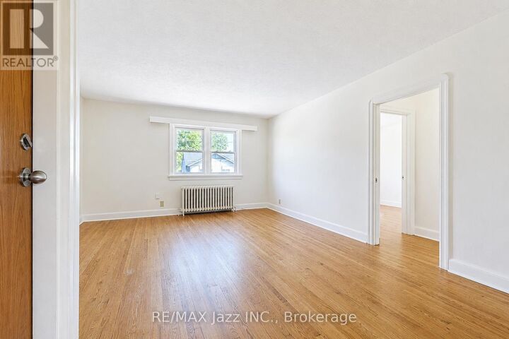 Property Photo: 366 Mary Street North 5 ON L1G 5C8