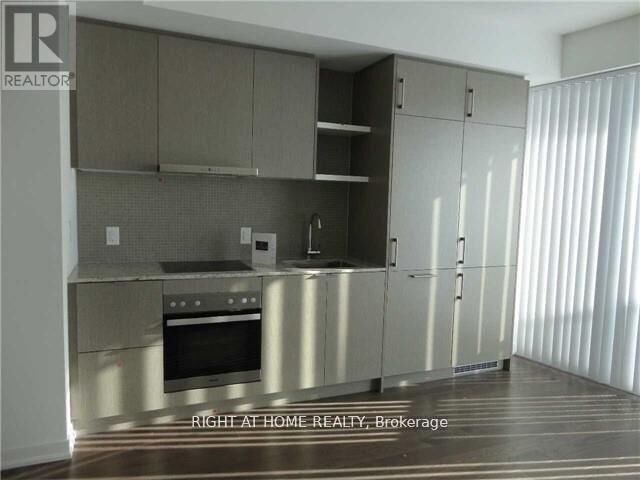 Property Photo:  100 Harbour Street 6408  ON M5J 0B5 