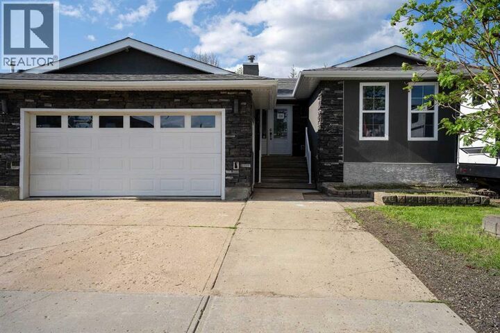 Property Photo:  106 Cruickshank Road  AB T9K 1K6 