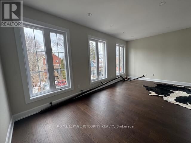 Property Photo: 9 Gwynne Avenue A ON K1Y 1X1