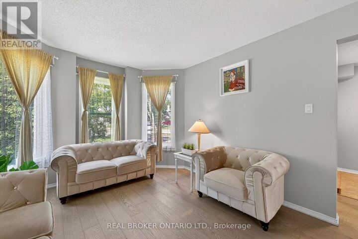 Property Photo: 1895 Applewood Avenue Upper ON L9S 1W2