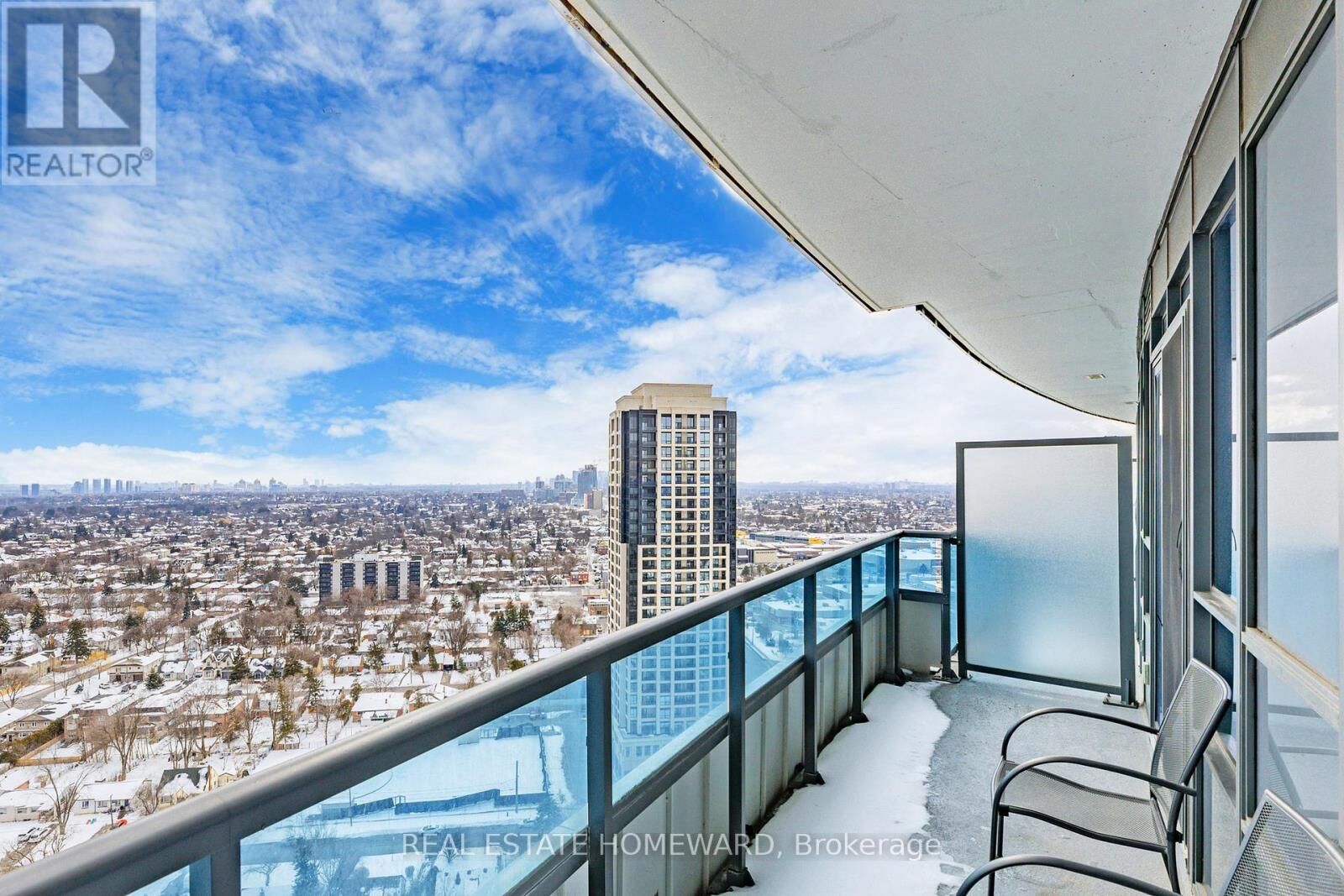 Property Photo: 7161 Yonge Street 2430 ON L3T 0C8